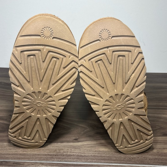 UGG CUSTOMIZABLE BAILEY BOW SHORT CHESTNUT SUEDE SHEARLING LINED US 8 / EU 39 - Picture 12 of 16